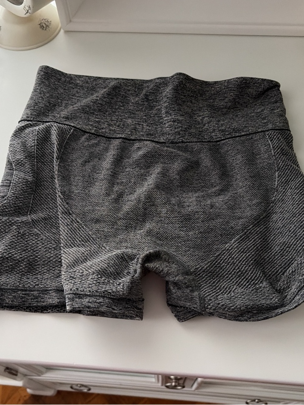 Seamless High-Waist Women's Active Shorts - Charcoal Gray